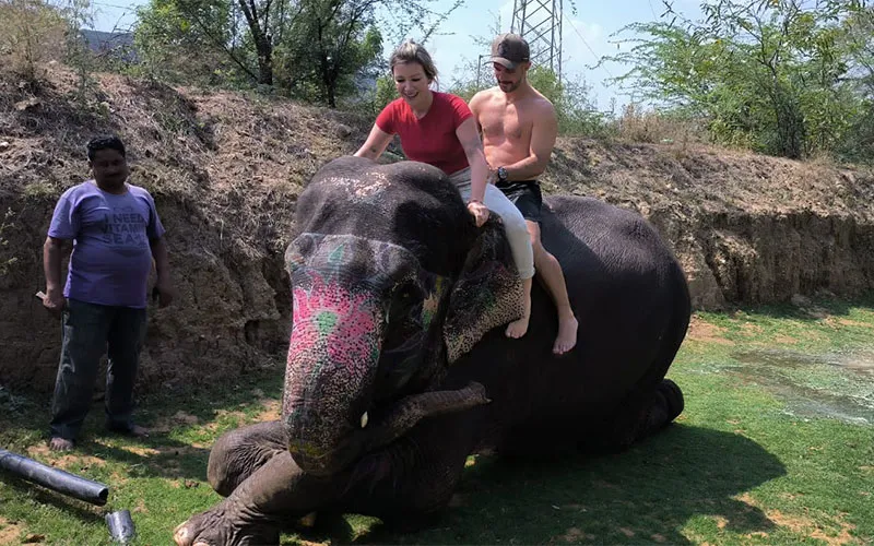 Elefriendride-Elephant-Sanctuary